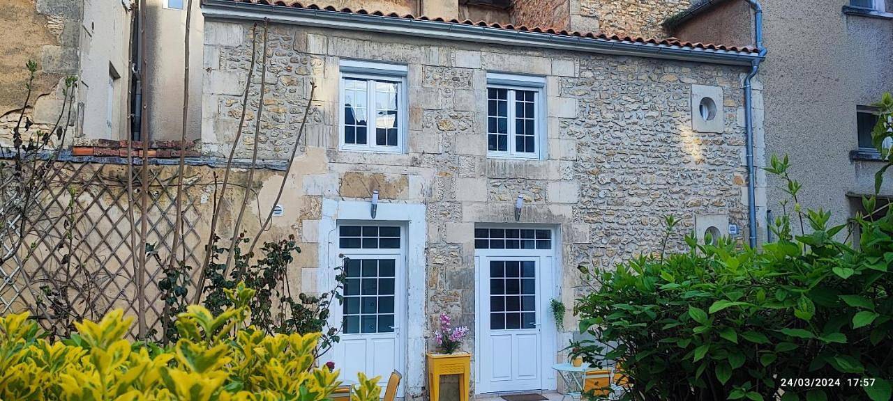 Entire apartment, One-Bedroom Apartment in Poitiers, Vienne