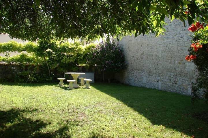 Appartement entier, -- Logis Saint Eutrope -- in Saintes, Région de Saintes