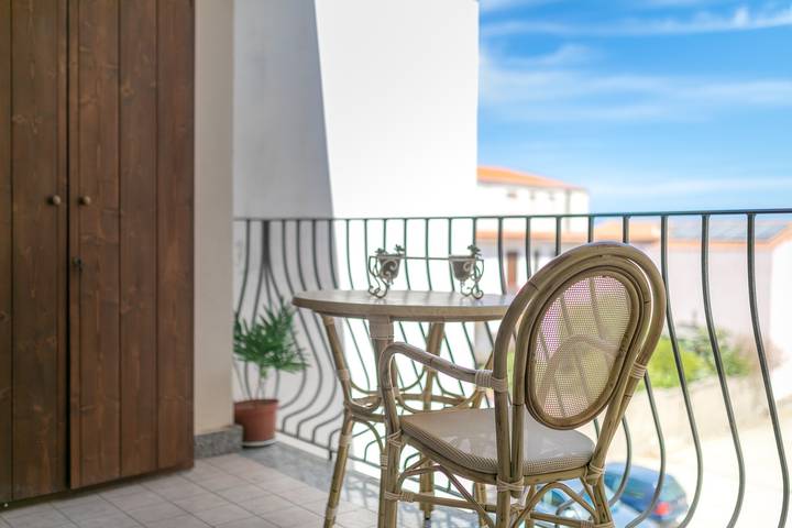 Appartamento intero, Appartamento di vacanza 'Casa Pia' con balcone in Codaruina/Valledoria, Valledoria