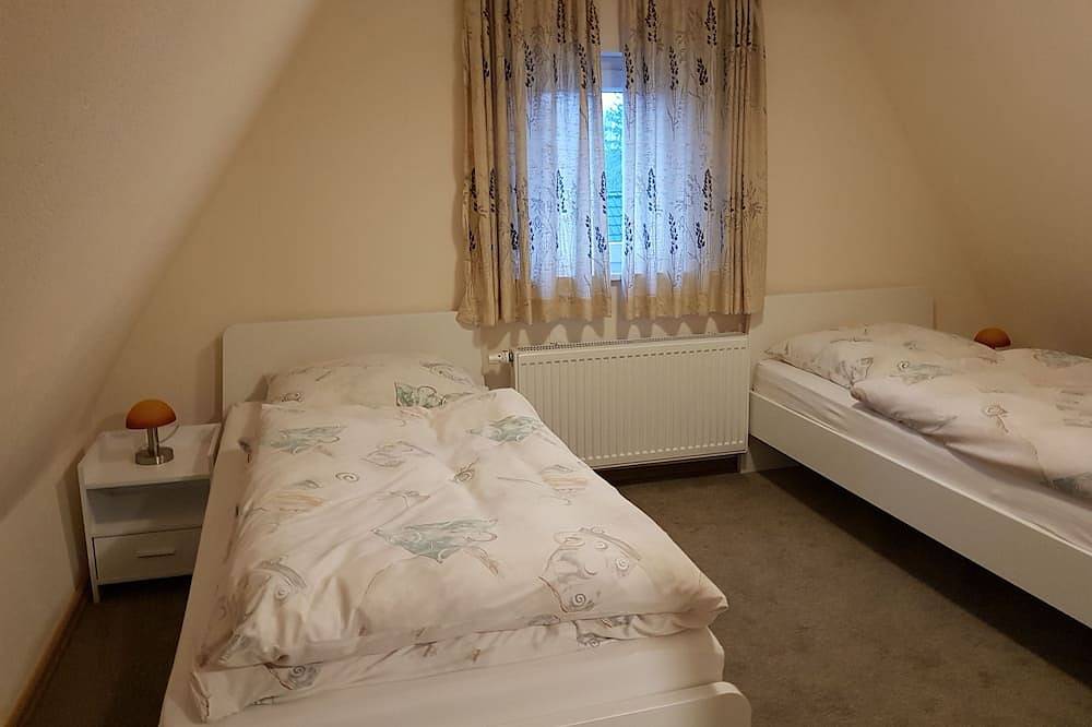 Ganze Wohnung, Gemütliche Ferienwohnung in ruhiger Lage in S-Bahnnähe im Hamburger Umland priv. in Buxtehude, Altes Land Stade