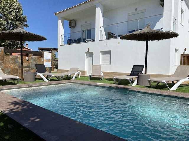 Apartamento para 3 personas, con piscina además de vistas y terraza en Playa El Palmar
