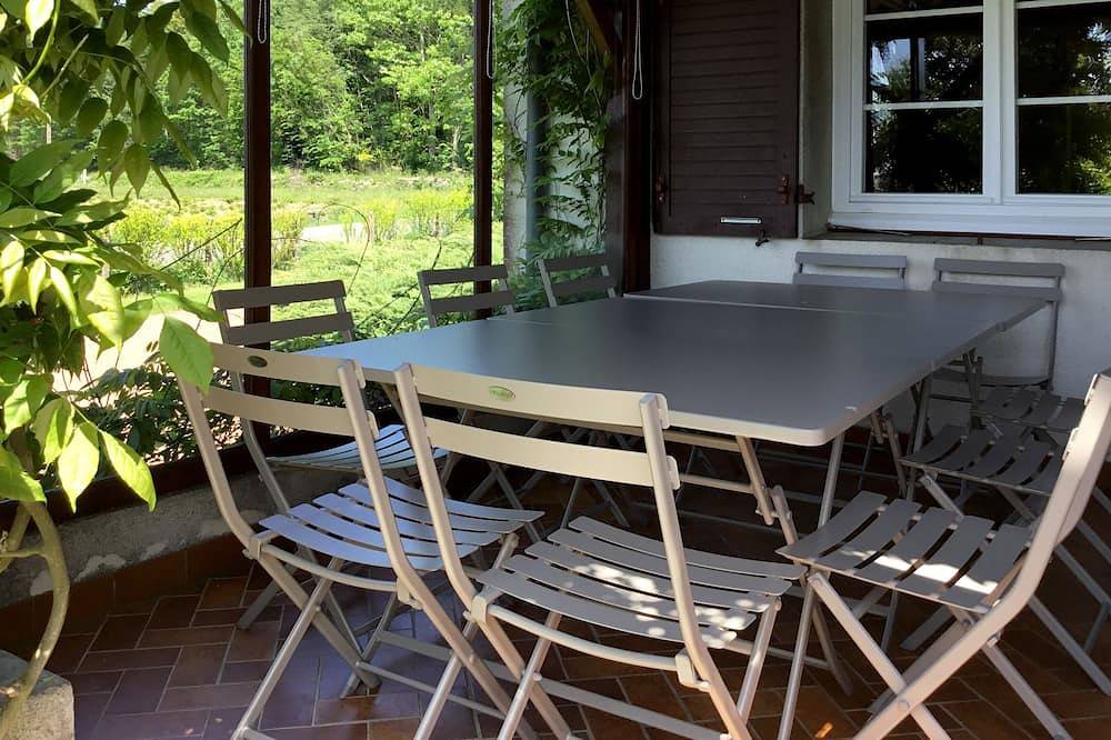 Zwischen Weinstraße und Morvan, geräumiges Ferienhaus mit Pool, deal zum Treffen in Autun, Autun und Umgebung