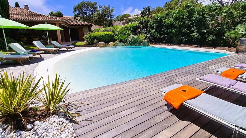 Villa für 10 Personen, mit Garten und Pool sowie Terrasse - 1