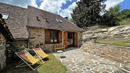 Gîte pour 4 personnes, avec jardin à Château-Chervix