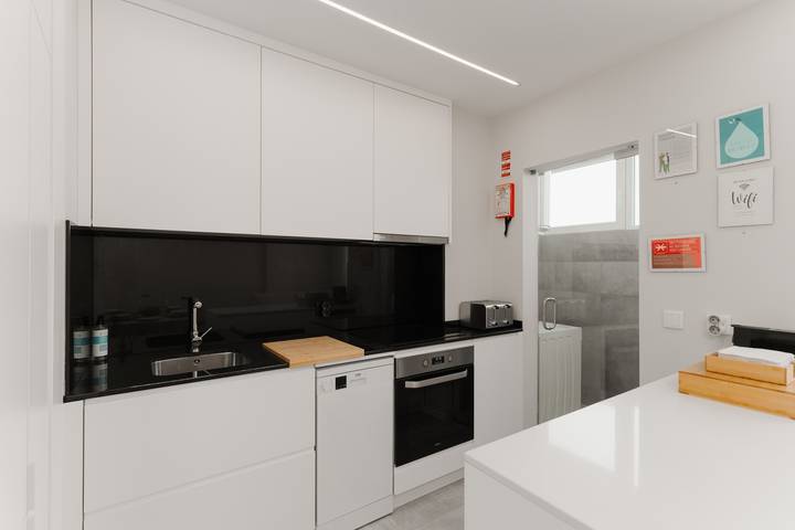 Hel lejlighed, Apartment 'Fernão De Magalhães' with Balcony, Wi-Fi and Air Conditioning in Porto, Porto Distrikt
