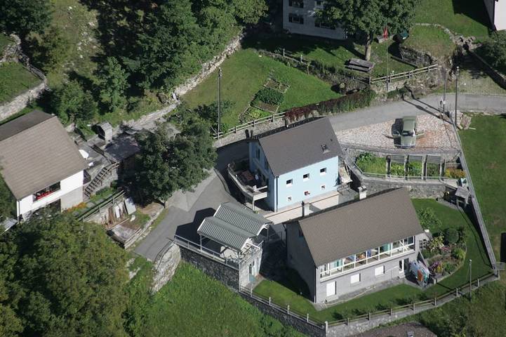 Casa Blu bietet Ihnen eine komfortable Unterkunft im grünen Verzascatal. in Frasco, Tessiner Alpen