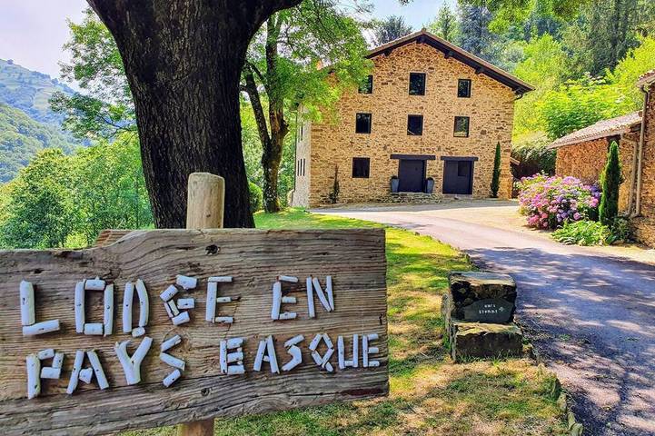 Gîte pour 8 personnes, avec Jacuzzi et Jardin