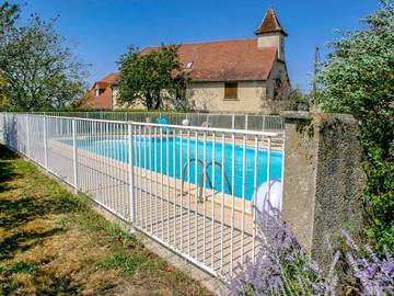 Gîte pour 4 personnes, avec piscine et balcon à Saint-Jean-Lagineste