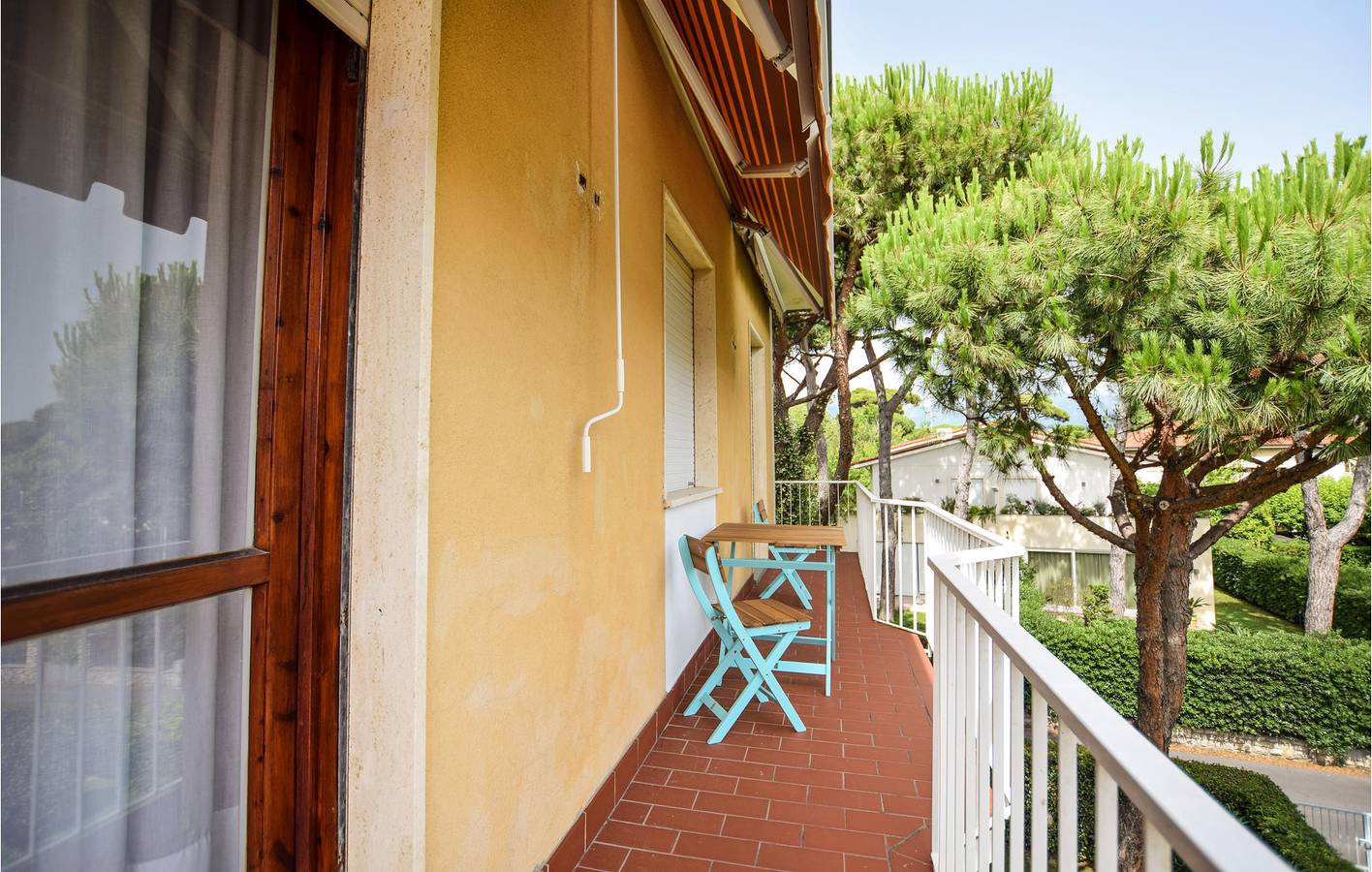 Ganze Ferienwohnung, Apartment mit Meerblick, Parkplatz, Küche - 700m zum Strand in Lido di Camaiore, Italienische Riviera