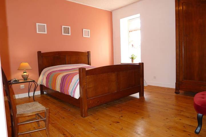 Location de vacances pour 8 personnes, avec piscine et jardin à Le Tablier - 2