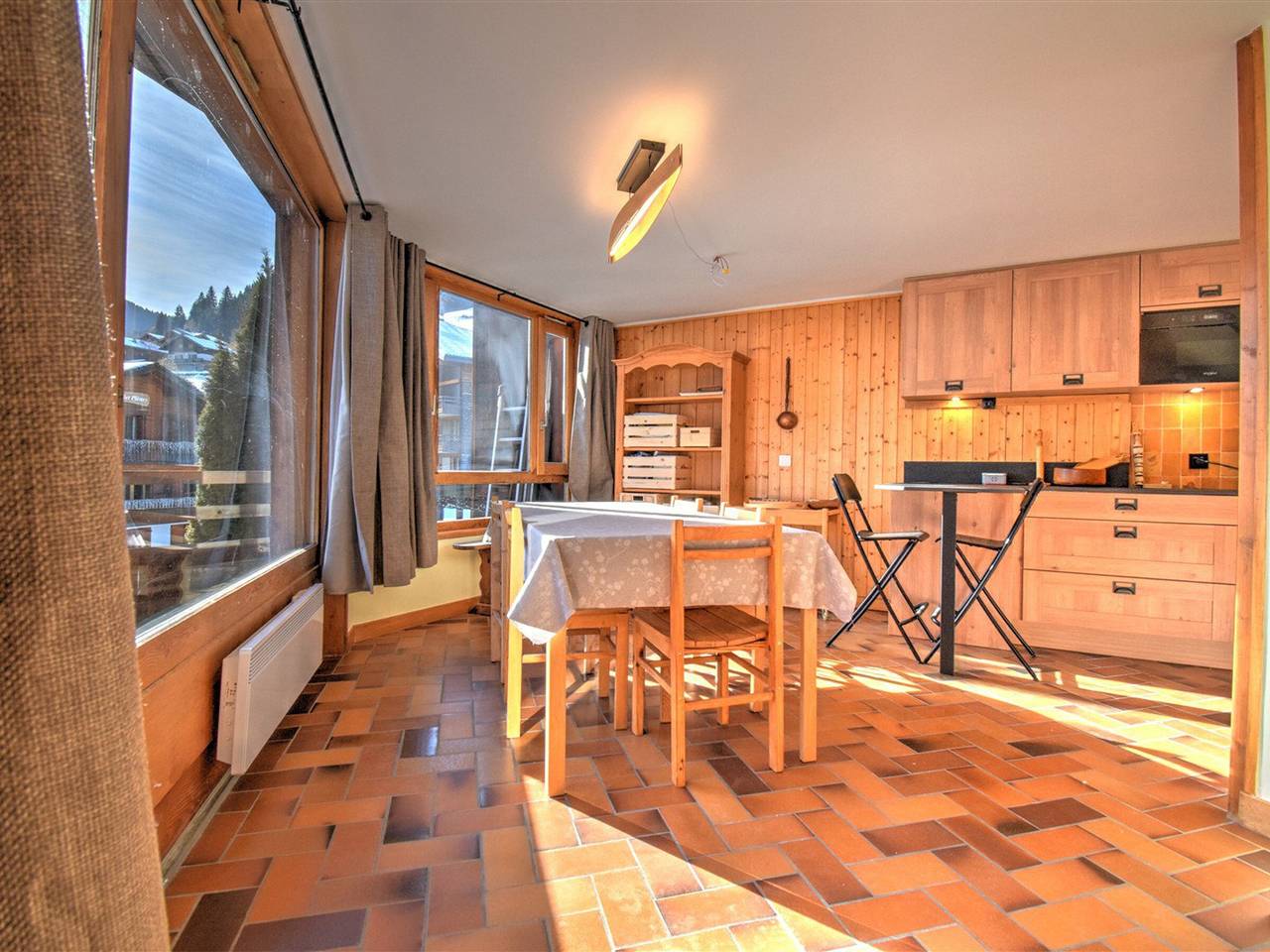 Entire apartment, 4-Bed Apt Near Center with Fireplace & Balcony in Morzine, Les Portes du Soleil