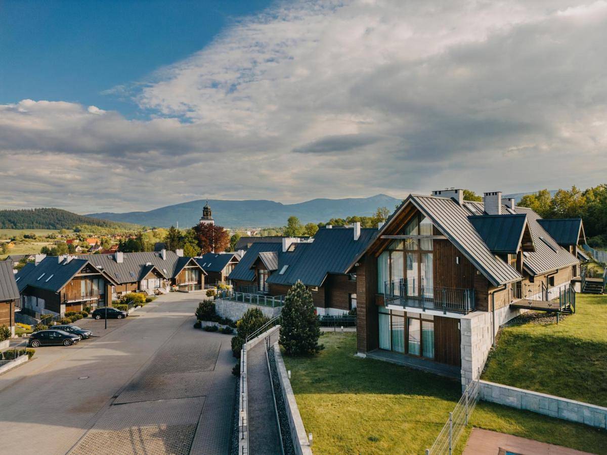 Osada Śnieżka koło Karpacza in Łomnica, Sudety (Polska)