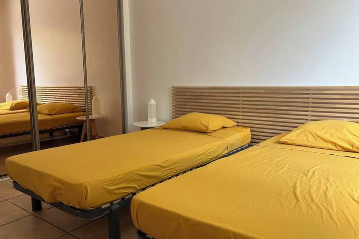 Location de vacances pour 8 personnes, avec terrasse et jardin à Pinet (homonymie) - 4