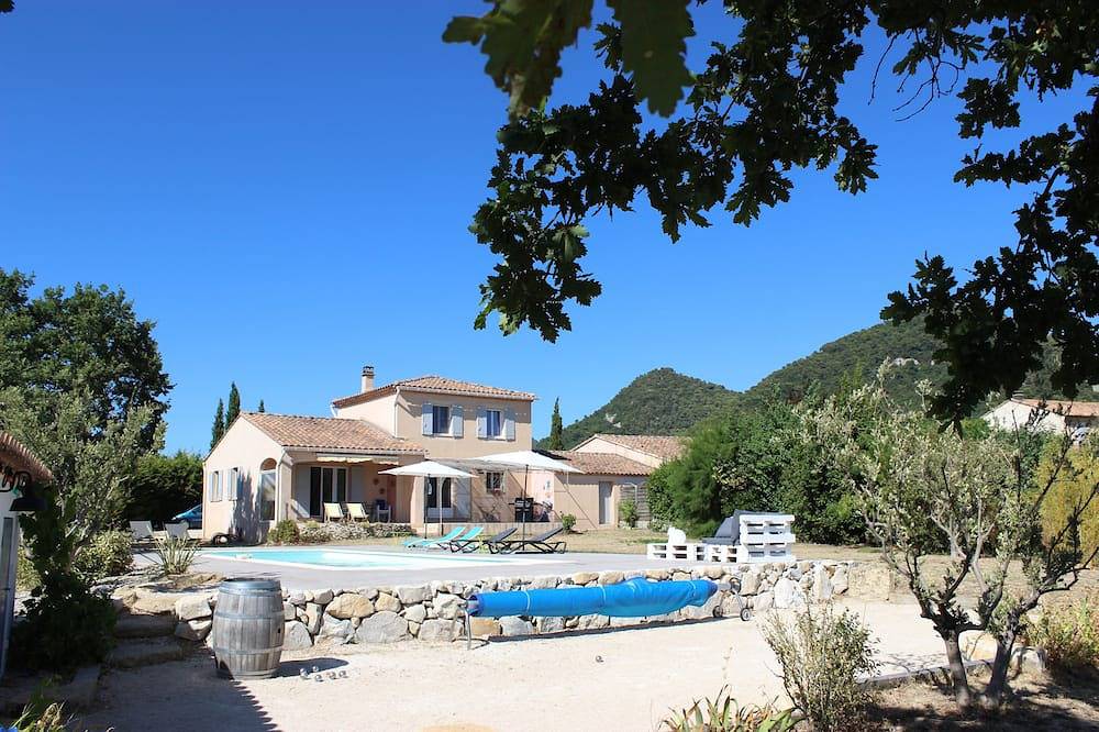 Komfortable Villa mit Pool am Fuße des Dorfes Séguret in Séguret, Vaucluse