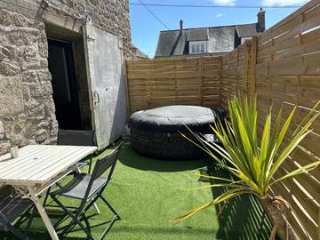 Cottage pour 4 personnes, avec terrasse et jacuzzi, animaux acceptés à Réville