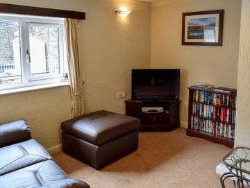 Log Cabin for 4 People in Windermere, Cumbria, Photo 2