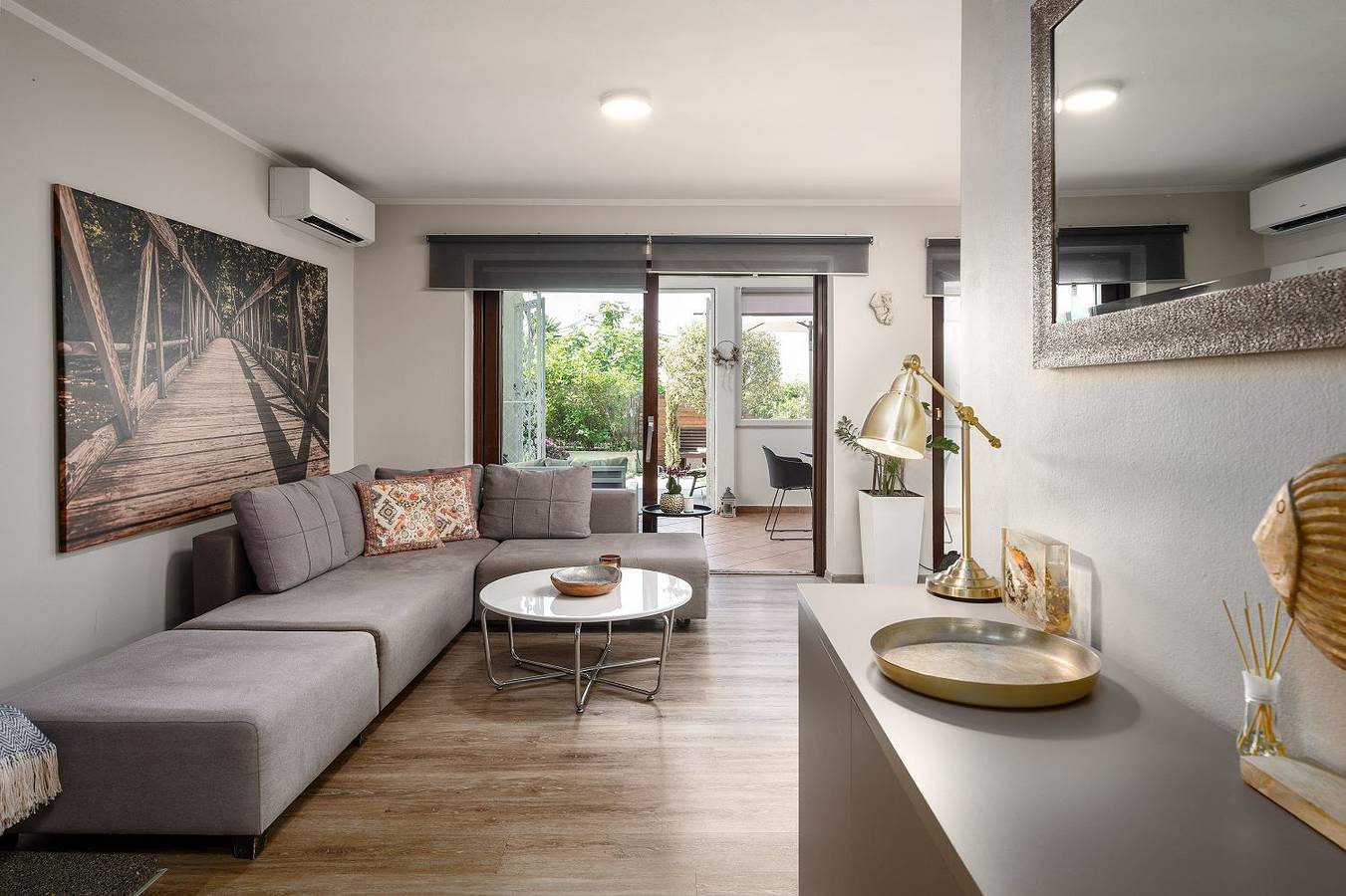 Exquisites Ferienhaus mit privatem Garten, Liegen, Kinderstuhl, Waschmaschine - nur 700 Meter zum Strand in Poreč, Grad Poreč