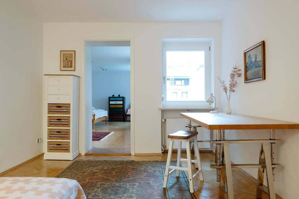 Ganze Wohnung, Stilvolle Altbauwohnung beim Lindentor in Memmingen, Bayerisch Schwaben