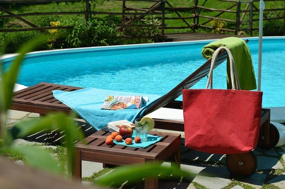 Adorable retreat in the woods with pool, near Florence! in Pontassieve, Chianti