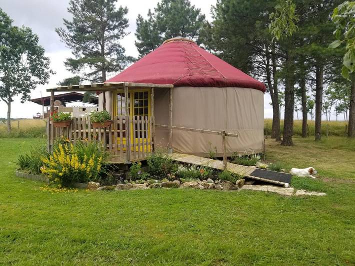 Tente pour 4 personnes, avec Terrasse ainsi que Jardin et Piscine