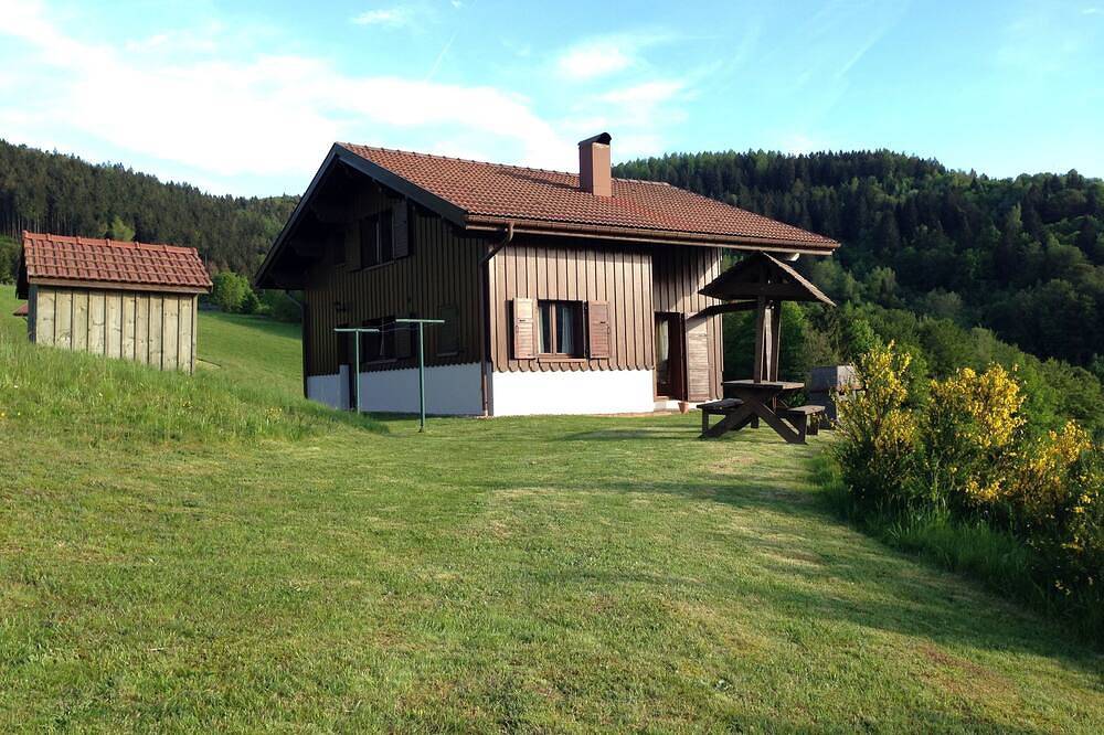 Zeer comfortabel familiechalet in de Hautes Vosges voor maximaal 9 personen in Fresse-sur-Moselle, Épinal en omgeving
