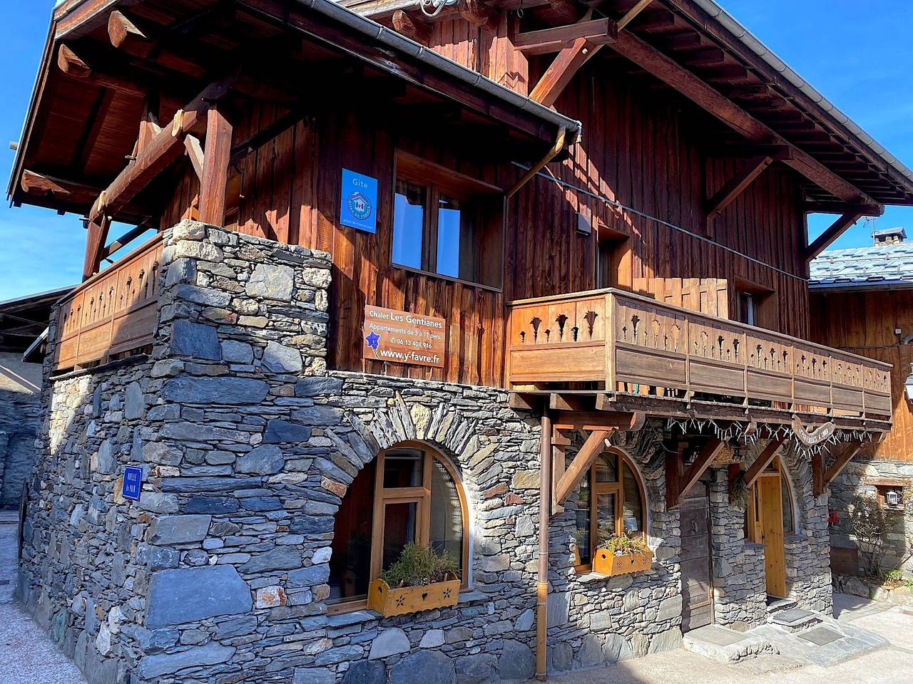 Appartement entier, Appartement "Le Génépi" avec vue sur les montagnes, balcon et Wi-Fi in Bellentre, La Plagne-Tarentaise