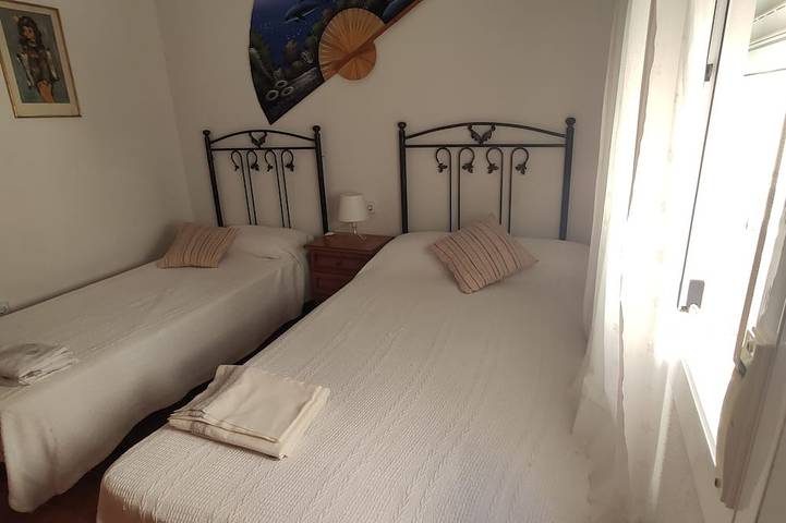 Location de vacances pour 5 personnes, avec jardin et balcon dans La Isleta del Moro - 4