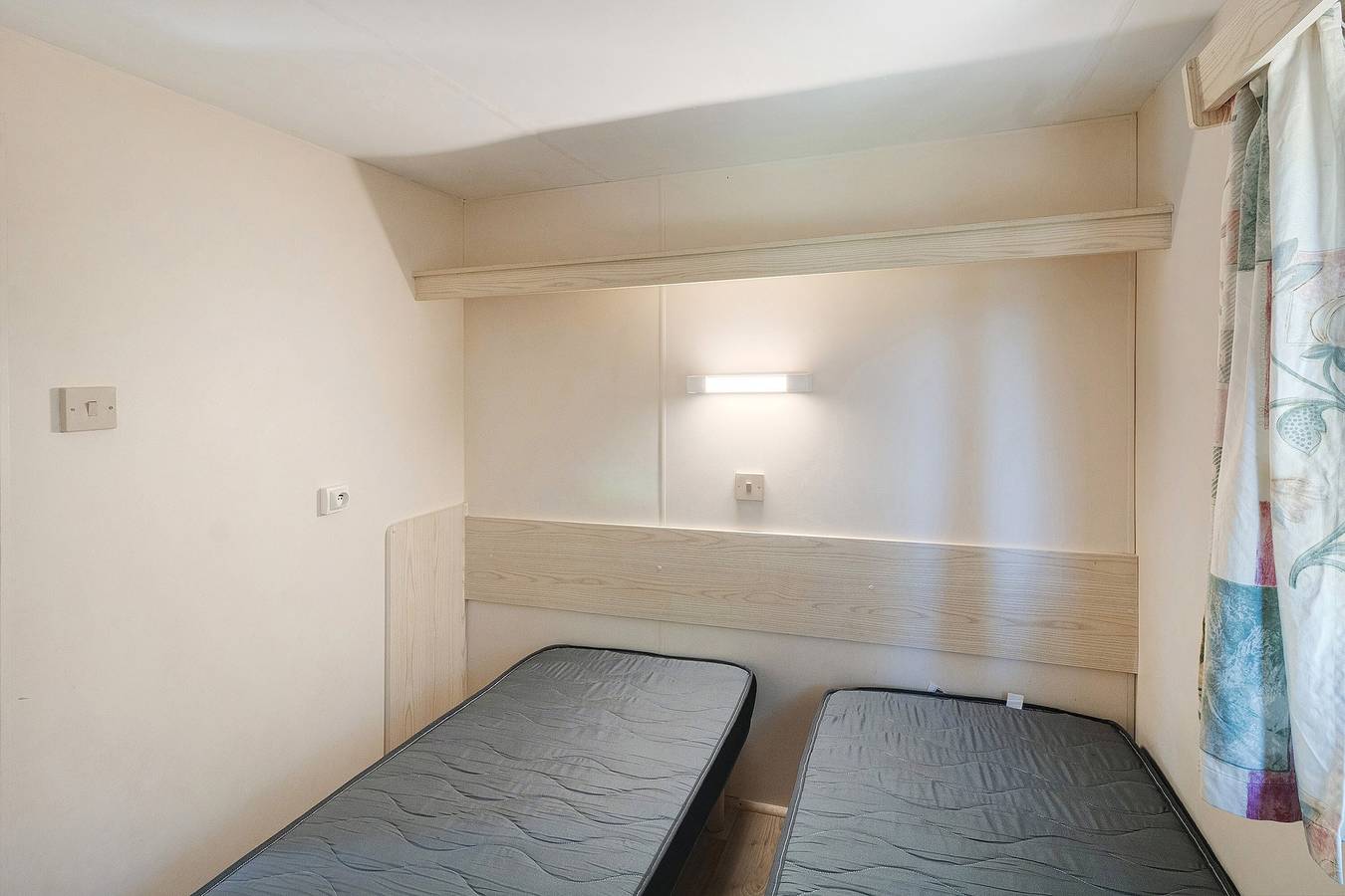 Mobilhome 'Chez Dede' met gedeeld terras, privé tuin en wifi, foto 14