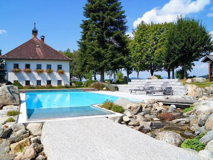 Villa für 15 Personen, mit Balkon und Sauna sowie Pool und Whirlpool in Österreich