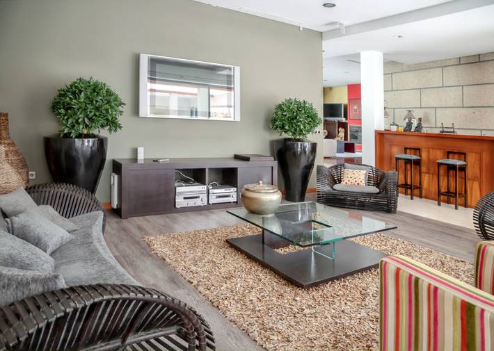 Vila espaçosa em Santo Tirso com piscina privada 850 m² e jacuzzi in Areias, Sequeiró, Lama e Palmeira, Distrito do Porto