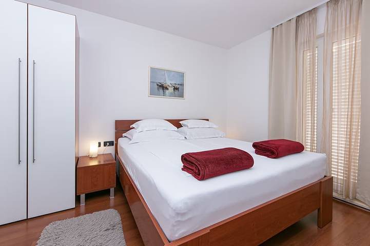 Ganze Wohnung, 2-Zimmer-Ferienwohnung mit Pool Brela, Makarska in Brela, Makarska Riviera