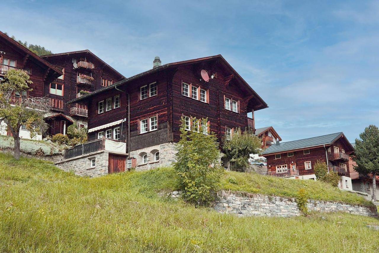 Ganze Wohnung, Two-Bedroom Apartment with Balcony in Wiler, Brig - Goms & Umgebung