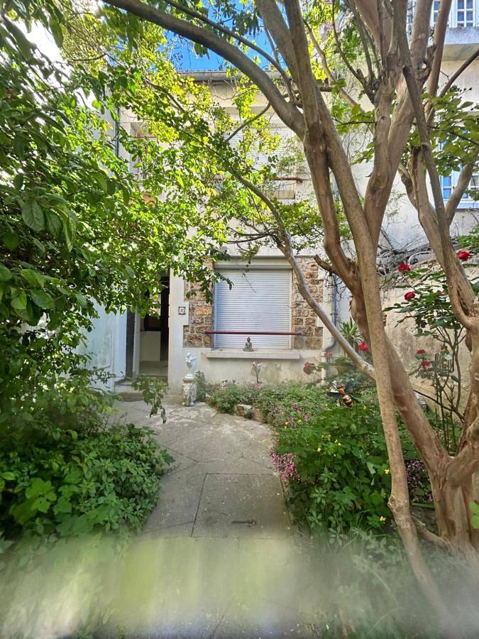 Gîte pour 2 personnes, avec terrasse à Massy