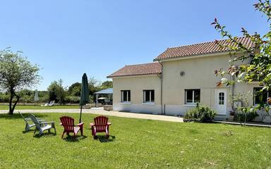 Gîte pour 9 personnes, avec jardin et terrasse à Linards