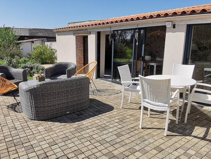 Maison en pierres avec jardin, 7 km des plages, 6 pers, 3 chambres - Le Bernard in Le Bernard, Vendée