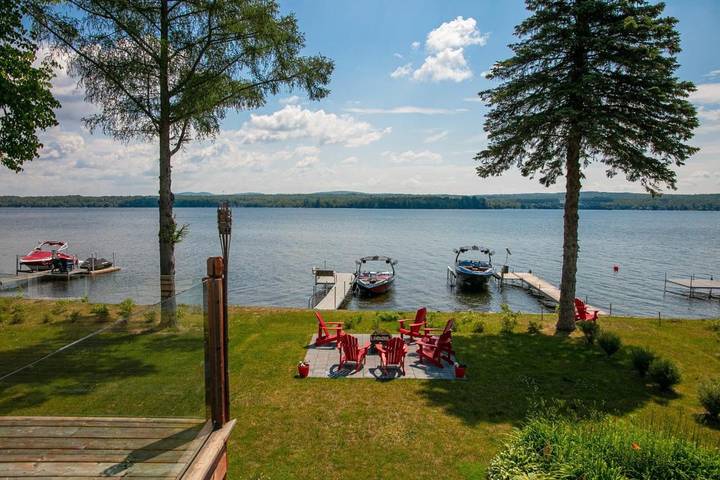 Gîte pour 12 personnes, avec vue sur le lac et jardin, animaux acceptés dans Sherbrooke - 2