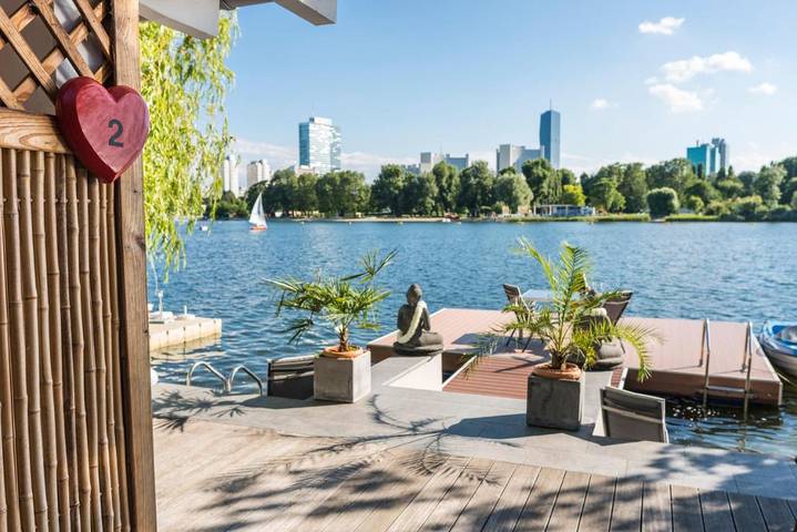Ferienwohnung für 2 Personen, mit Terrasse und Seeblick sowie Ausblick und Pool in Wien - 2