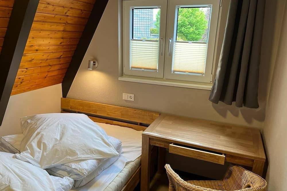 Modernes und sehr komfortables Nurdachhaus im Ferienpark Fedderwardersiel. in Fedderwardersiel, Butjadingen