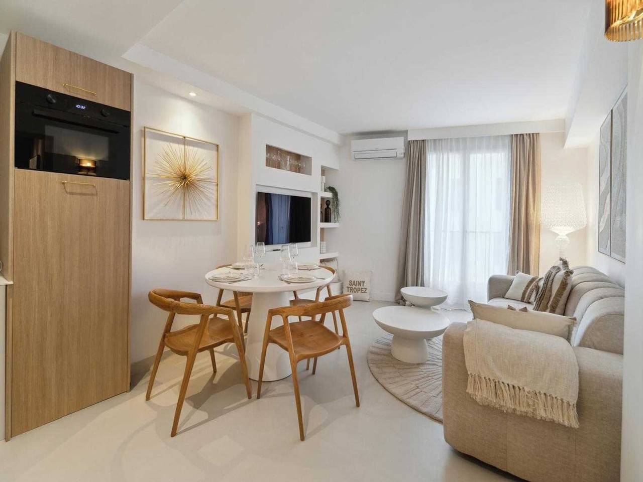 Entire apartment, Chic 2Br/4P Apartment – Saint-Tropez Lices

 in Saint-Tropez, Draguignan region
