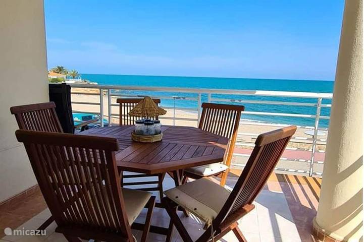 Ferienwohnung für 4 Personen, mit Garten und Pool sowie Balkon in Vinaròs