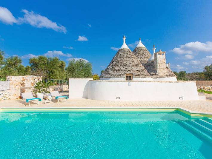 Trullo per 4 persone, con giardino e piscina, con animali domestici a San Michele Salentino