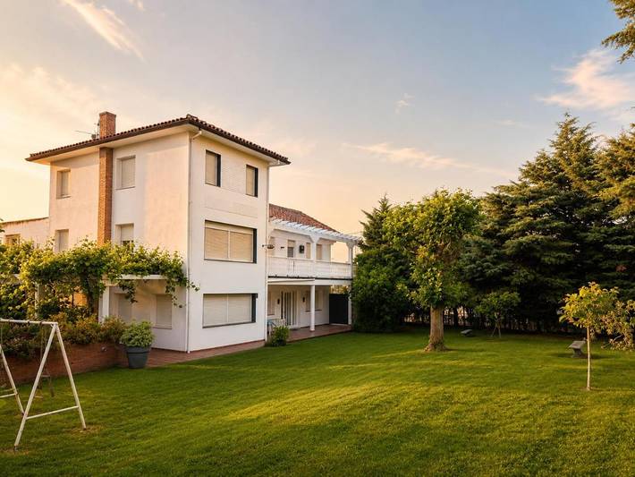 Casa rural para 10 personas, con Terraza y Jardín en Santander