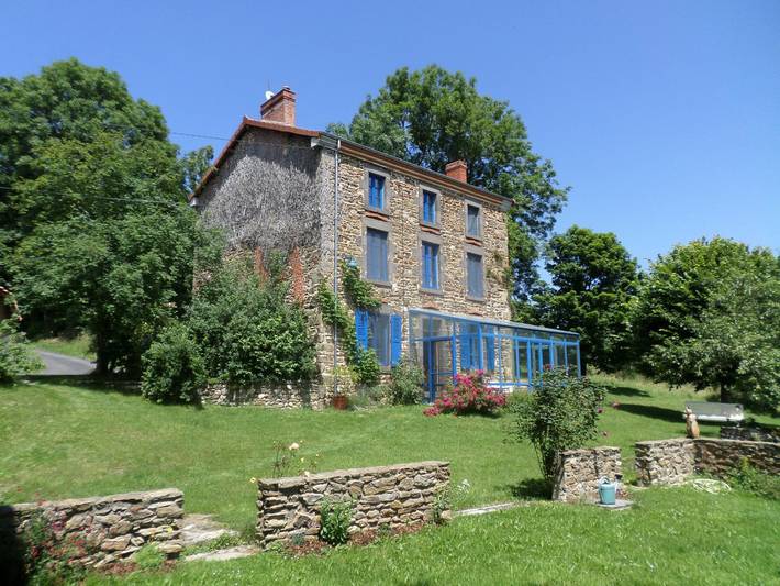 Gîte pour 8 personnes, avec jardin et terrasse à Montclard
