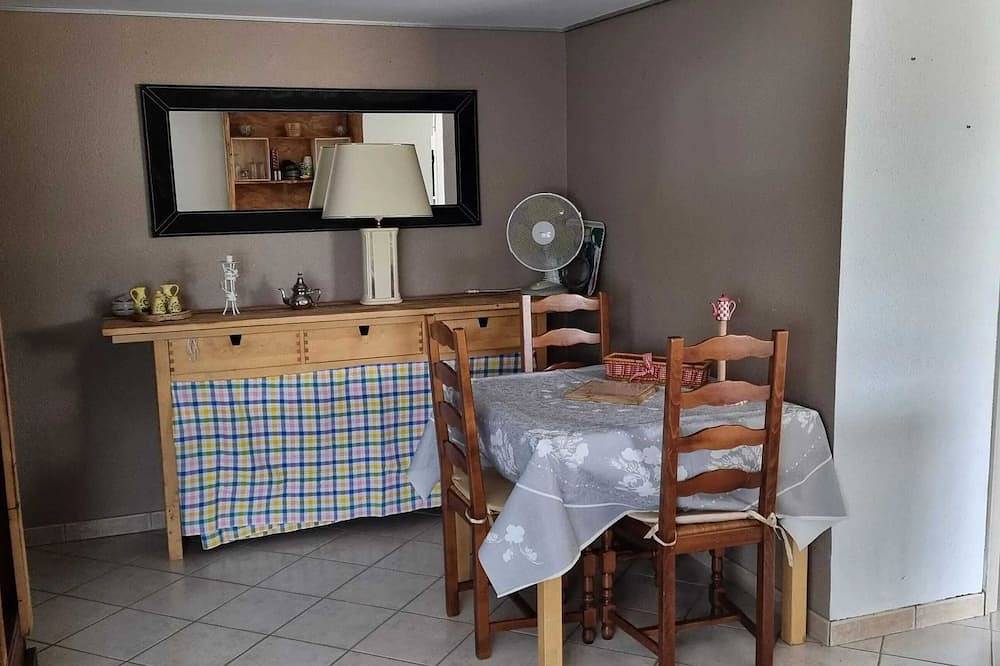 Entire apartment, Homerez - Apartment in Saint-Point-Lac in Mouthe-Lac et Mont d’Or, Doubs