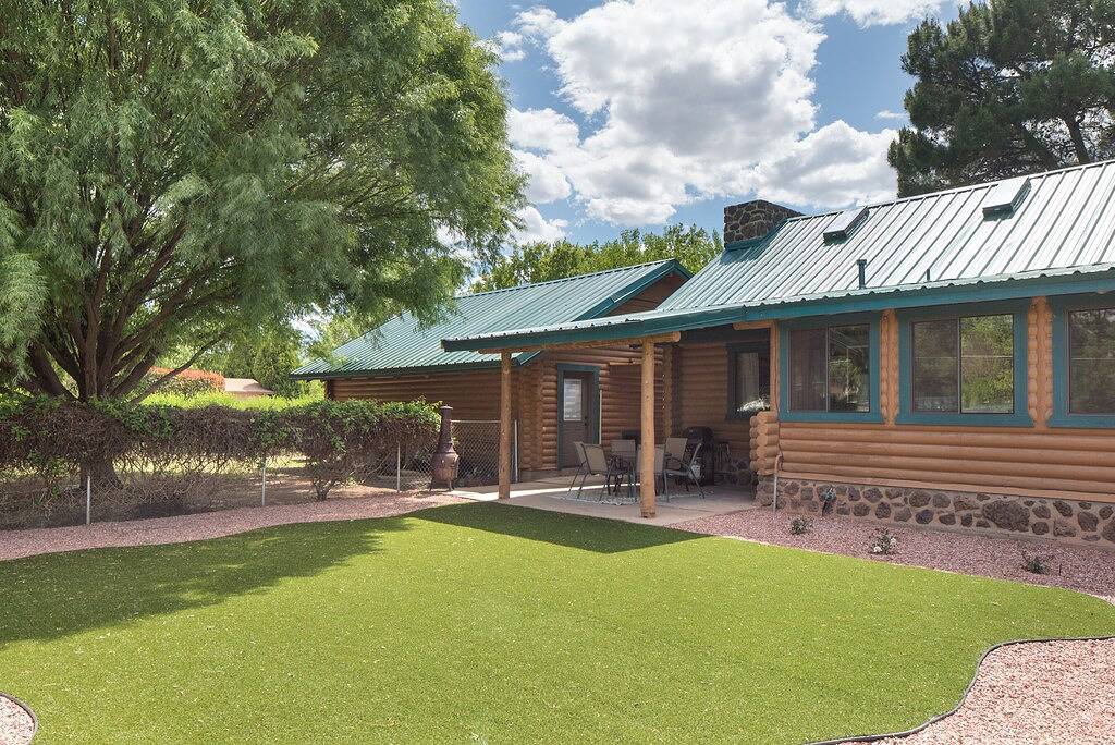 Log Cabin Nähe von Sedona in Cottonwood (AZ), Coconino Nationalwald