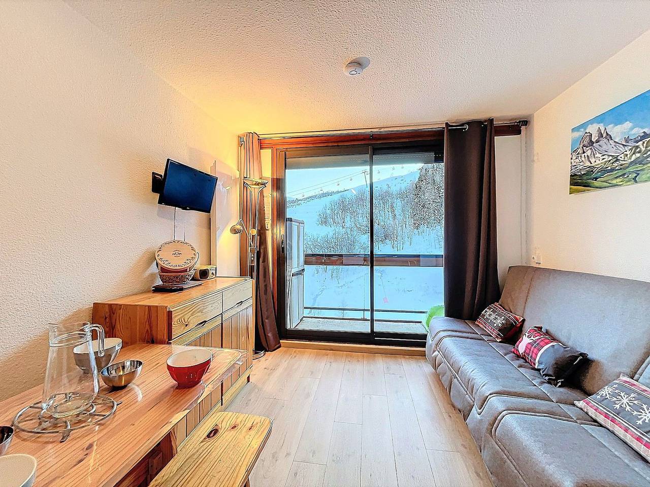 Studio entier, Studio lumineux 4 pers, skis aux pieds, balcon, Wifi in Le Corbier, Villarembert