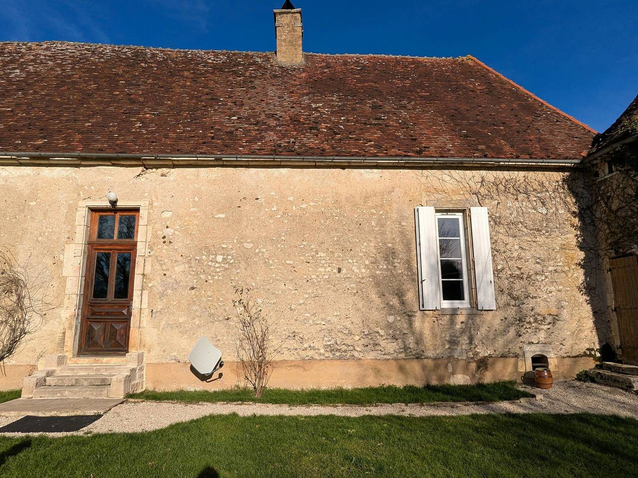 Gîte indépendant sur exploitation agricole à Merry Sec avec cheminée et jardin clos in Merry-Sec, Région d'Auxerre