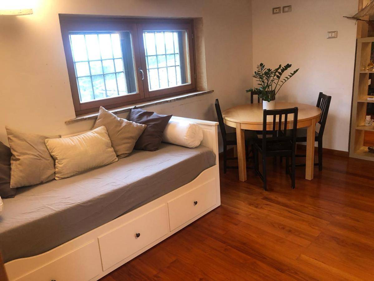 Appartamento intero, Apartment in Sacrofano, Provincia di Roma