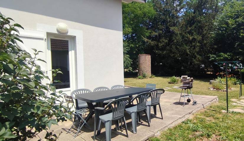 Location de vacances pour 8 personnes, avec jardin et vue à Dole - 4
