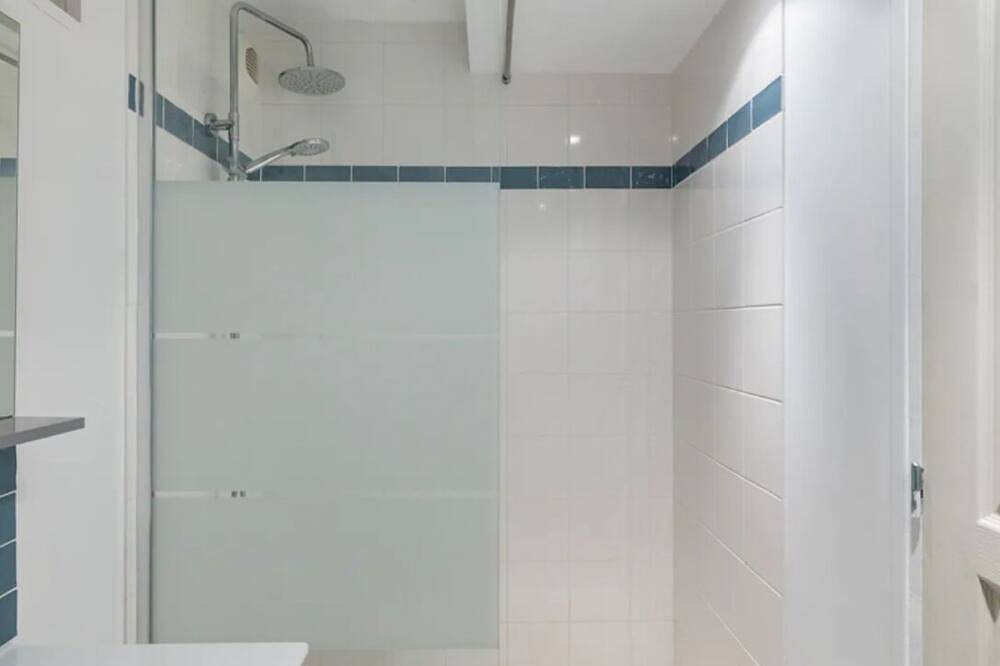 Apartamento entero, Lovely apartment with small garden overlooking park in Le Chesnay, Yvelines